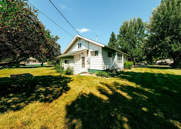 Vintage Perfect For Families And Outdoor Activities In Ranchester, Wyoming *